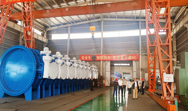 Chengdu Twelve Hours Culture Communication Co., Ltd. ligne de production en usine